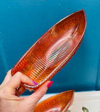 Load image into Gallery viewer, Powlen wydr Sowerby Carnival Marigold tywyll Vintage prin siâp cwch rhwyfo / Rare Vintage dark Marigold Sowerby Carnival glass rowboat shaped bowl