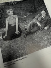 Load image into Gallery viewer, Llyfr ‘Cymru Geoff Charles’ o 2004 / ‘Cymru Geoff Charles’’s book from 2004