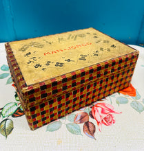Load image into Gallery viewer, Set Mah-Jongg Tsieineaidd vintage Chad Valley o'r 1920au / Vintage Chinese Mah-Jongg set Chad Valley from the 1920s