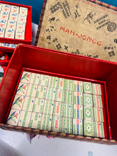 Load image into Gallery viewer, Set Mah-Jongg Tsieineaidd vintage Chad Valley o'r 1920au / Vintage Chinese Mah-Jongg set Chad Valley from the 1920s