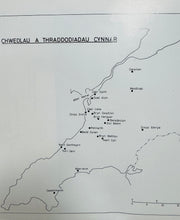 Load image into Gallery viewer, Llyfr ‘Atlas Sir Gaernarfon’ o 1976 / ‘Atlas Sir Gaernarfon’ book from 1976