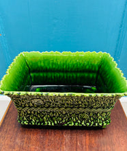 Load image into Gallery viewer, Planter Ward Vintage gwyrdd olewydd petrual / Ward olive green rectangular Vintage planter