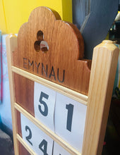 Load image into Gallery viewer, Dau fwrdd pren Emyn a Thonau / Two Emyn and Tonau wooden boards
