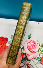 Load image into Gallery viewer, Llyfr ‘Poems of Shelley’ lledr Hynafol wedi argraffu yn 1908 gan Macmillan & co / Antique leather ‘Poems of Shelley’ book published by Macmillan & co in 1908