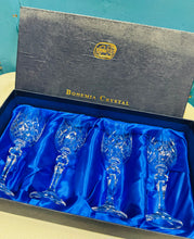 Load image into Gallery viewer, Set o 4 gwydr gwin / port Crisial cut glass Bohemia mewn bocs / Boxed Set of 4 Wine / Port Bohemia Crystal Cut Glass glasses