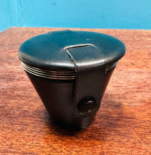 Load image into Gallery viewer, Set o bedwar gwydryn shot stainless steel Ria o Denmarc mewn câs lledr o ganol y ganrif ddiwethaf / Mid Century Danish portable stack of four stainless steel Ria shot glasses in leather walet