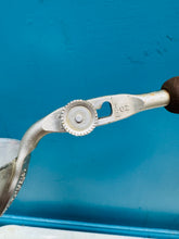 Load image into Gallery viewer, Sgŵp pwyso siwgr 1oz ac 1/2oz Hartley Vintage o ganol y ganrif ddiwethaf / Mid Century Vintage Hartley 1oz and 1/2oz sugar measuring scoop