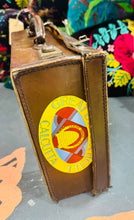 Load image into Gallery viewer, Cês lledr brown Vintage gyda sticeri trafeilio / Vintage brown leather case with travelling stickers