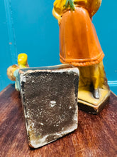 Load image into Gallery viewer, Pâr o fachgen a merch chalkware Vintage o’r 30au wedi eu peintio â llaw /
Pair of hand painted Vintage chalkware boy and girl from the 30s