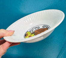 Load image into Gallery viewer, Powleni Retro prin Beefeater dyluniau Tarw o’r 70au / Retro rare Beefeater 1970s bull design bowls