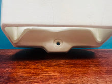 Load image into Gallery viewer, Daliwr papur toiled seramig Vintage oedd ar wal Jeyes, Bristol / Vintage ceramic Jeyes, Bristol, wall mounted toilet roll holder