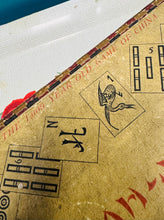Load image into Gallery viewer, Set Mah-Jongg Tsieineaidd vintage Chad Valley o'r 1920au / Vintage Chinese Mah-Jongg set Chad Valley from the 1920s