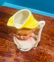 Load image into Gallery viewer, Jwg seramig fechan ‘Little Bo Peep’ Vintage Burlingtons Ware 1959-63 / Vintage Burlintons Ware 1959-63 ‘Little Bo Peep’ small cermig character jug