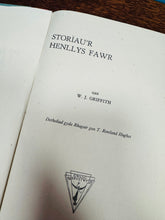Load image into Gallery viewer, Llyfr ‘Storiau’r Henllys Fawr’ gan W.J. Gruffith o Hydref 1943 / ‘Storiau’r Henllys Fawr’ book by W.J. Gruffith from October 1943