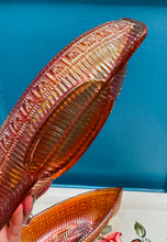 Load image into Gallery viewer, Powlen wydr Sowerby Carnival Marigold tywyll Vintage prin siâp cwch rhwyfo / Rare Vintage dark Marigold Sowerby Carnival glass rowboat shaped bowl