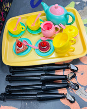 Load image into Gallery viewer, Troli ‘Hostes’ plastig Vintage Redblox o'r 70au / Vintage Redblox toys plastic hostess trolley from the 70s