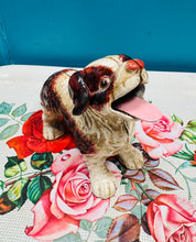 Load image into Gallery viewer, Cadw mi gei cast iron Vintage look siâp Springer Spaniel / Vintage look Springer Spaniel money box