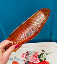 Load image into Gallery viewer, Powlen wydr Sowerby Carnival Marigold tywyll Vintage prin siâp cwch rhwyfo / Rare Vintage dark Marigold Sowerby Carnival glass rowboat shaped bowl