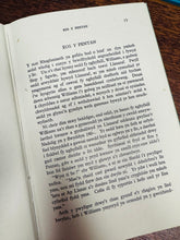 Load image into Gallery viewer, Llyfr ‘Storiau’r Henllys Fawr’ gan W.J. Gruffith o Hydref 1943 / ‘Storiau’r Henllys Fawr’ book by W.J. Gruffith from October 1943