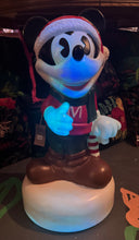 Load image into Gallery viewer, Ffigwr Nadoligaidd 24 modfedd Mickey Mouse Disney Vintage look sydd yn goleuo / Mickey Mouse Disney Christmas 24 inch Figure Light Up Vintage look