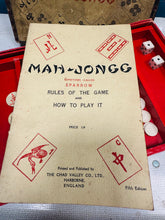 Load image into Gallery viewer, Set Mah-Jongg Tsieineaidd vintage Chad Valley o'r 1920au / Vintage Chinese Mah-Jongg set Chad Valley from the 1920s