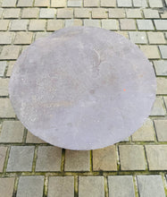Load image into Gallery viewer, Pot llaethdy Hynafol terracotta crochenwaith Cymreig mawr gyda’r caead llechen gwreiddiol / Antique large Welsh pottery terracotta dairy pot with original slate lid