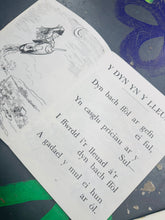 Load image into Gallery viewer, Llyfr ‘Clap! Clap!!’ gan Enid E Thomas o 1964 / ‘Clap! Clap!!’ book by Enid E Thomas from 1964