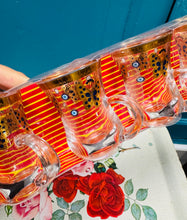 Load image into Gallery viewer, Set o 6 gwydryn te Twrceg Vintage gydac ymyl aur yn eu plastic gwreiddiol / Vintage set of 6 Turkish tea glass with gold trim in their original plastic