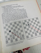 Load image into Gallery viewer, Llyfr ‘The Royal Game - Chess for young people’ gan Edith Lucie Weart yn 1948 / ‘The Royal Game - Chess for young people’ book by Edith Lucie Weart in 1948