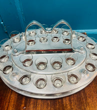 Load image into Gallery viewer, Set cymun Hynafol EPNS o Eglwys Cymreig gyda 40 gwydryn bach EPNS / Antique EPNS communion set from a Welsh Church with 40 small EPNS glasses