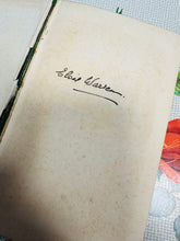 Load image into Gallery viewer, Llyfr ‘Poems of Shelley’ lledr Hynafol wedi argraffu yn 1908 gan Macmillan & co / Antique leather ‘Poems of Shelley’ book published by Macmillan & co in 1908