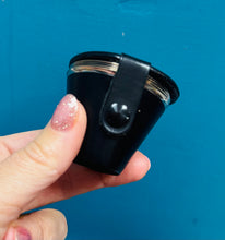 Load image into Gallery viewer, Set o bedwar gwydryn shot stainless steel Ria o Denmarc mewn câs lledr o ganol y ganrif ddiwethaf / Mid Century Danish portable stack of four stainless steel Ria shot glasses in leather walet