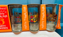 Load image into Gallery viewer, Set o 6 tymblers parti Ravenhad Retro yn eu bocs gwreiddiol/ Retro set of 6 party tumblers in origininal Ravenhead box