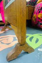 Load image into Gallery viewer, ‘Fire guard’ derw Arts and Crafts wedi ei wneud â llaw / Art and Crafts oak hand made fire guard