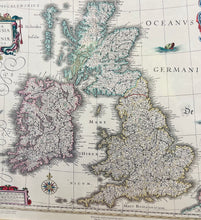 Load image into Gallery viewer, Print o fap William a John Blaeu o Brydain o 1635 mewn hen ffrâm euraidd / Print of William and John Blaeu’s map of Britain from 1635 in a Vintage gold frame