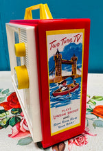 Load image into Gallery viewer, Bocs cerddoriaeth a theledu sgrin fawr Fisher Price Retro look / Retro look Fisher Price giant screen music box tv