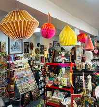 Load image into Gallery viewer, Cysgodlen lamp papur / Paper lampshades