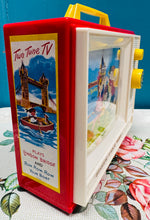 Load image into Gallery viewer, Bocs cerddoriaeth a theledu sgrin fawr Fisher Price Retro look / Retro look Fisher Price giant screen music box tv
