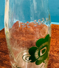 Load image into Gallery viewer, Potel lefrith 1 peint gwydr Vintage ‘Central Dairies Newtown’ / Vintage glass ‘Central Dairies Newtown’ 1 pint milk bottle