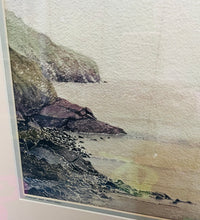Load image into Gallery viewer, Darlun dyfrliw gwreiddiol yr artist Neal S Hopkins o Borth Neigel yn 1983 wedi ei fframio yn broffesiynol / An original professionaly framed watercolour painting of Porth Neigwl in 1983 by artist Neil S Hopkins