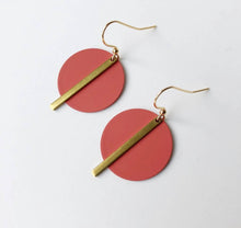 Load image into Gallery viewer, Clustlysau Solar Jack & Freda / Jack & Freda Solar Earrings