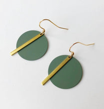 Load image into Gallery viewer, Clustlysau Solar Jack & Freda / Jack & Freda Solar Earrings