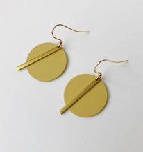 Load image into Gallery viewer, Clustlysau Solar Jack & Freda / Jack & Freda Solar Earrings