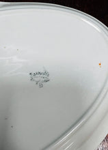 Load image into Gallery viewer, Plat gweini blodeuog gwyrdd Vintage wedi ei beintio â llaw yn 1955 / Vintage green floral handpainted in 1955 serving plate