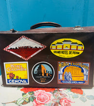 Load image into Gallery viewer, Cês lledr brown Vintage gyda sticeri trafeilio / Vintage brown leather case with travelling stickers
