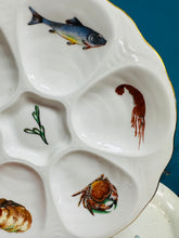 Load image into Gallery viewer, Plât wystrys a bwyd môr Majolica Ffrengig wedi'i baentio â llaw / French Majolica hand painted oyster and seafood plate
