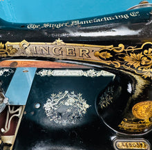 Load image into Gallery viewer, Peiriant gwnio Singer Hynafol o ddechrau’r 20fed Ganrif / Antique Singer sewing machine from the beginning of the 20th Century
