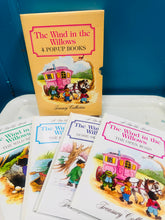 Load image into Gallery viewer, Set o 4 llyfryn pop-up ‘The Wind in the Willows’ Vintage o 1988 / Set of 4 Vintage pop-up ‘The Wind in the Willows’ book from 1988
