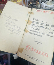 Load image into Gallery viewer, Argraffiad cyntaf o atlas Pratt’s o ffyrdd Lloegr a Cymru o 1905 / First Edition of Pratt’s Road Atlas of England and Wales from 1905
