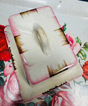 Load image into Gallery viewer, Dysgl dal caws Art Deco pinc a brown / Pink and brown Art Deco cheese dish
